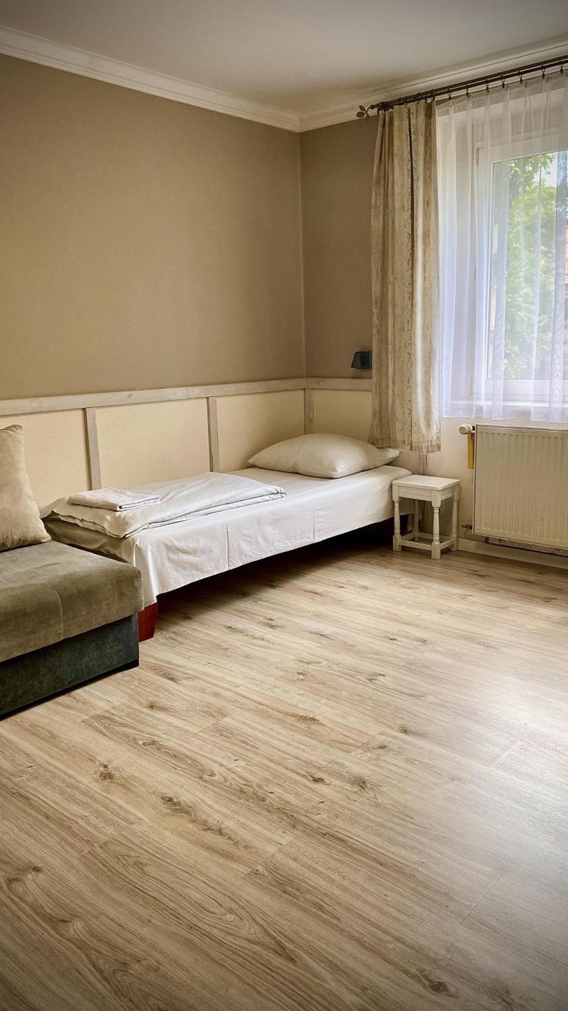 Villa Pod Orzechem Zaniemyśl Esterno foto